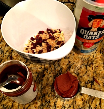 chocolate-hazelnut-granola-bar-ingredients-via-the-sugarapple